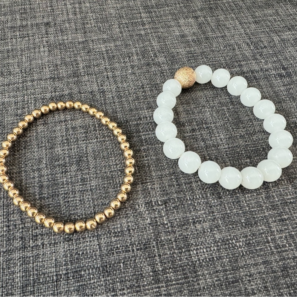 Gold/white bracelet set
